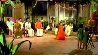 Watch Odudhu Paar (Version 2) - Tamil Classic Song - Sivaji Ganesan, Jayalalitha - Needhi Video