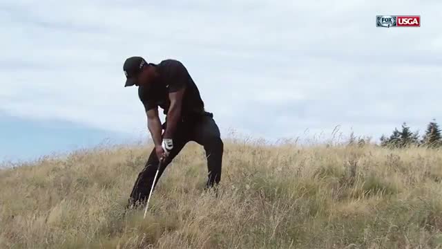 Watch Tiger Woods' club goes flying - 2015 U.S. Open highlight Video