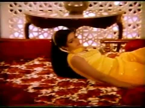 Watch Kaveriye Kavikuyiley - Tamil Romantic Song - Rajnikanth, Sridevi - Adutha Varisu Video