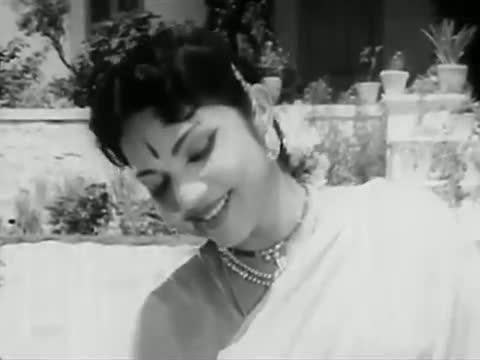Watch Poovagi Kaayagi (Tamil Classic Melodious Song) - Bhanimathi,SV Rao,Sachu - Annai Video