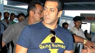 Watch Bajrangi Bhaijaan Salman Khan Files Complaint Against FAKE Whatsapp Message Video