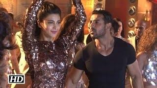 Watch John & Shruti Uncensored Hot Dance in 'Welcome Back' Video