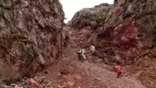 Watch MOUNTAIN MAN DASHRATH MANJHI Video