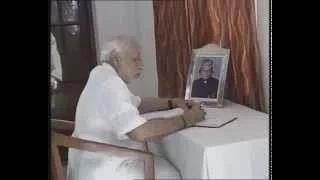 Watch PM pays tributes to former President Dr. APJ Abdul Kalam at 10 Rajaji Marg Video