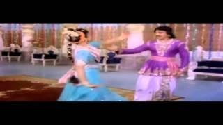 Watch Tamil Romantic song | Siriya Paravai | Kamal Haasan, Urvashi | Andha Oru Nimidam Video