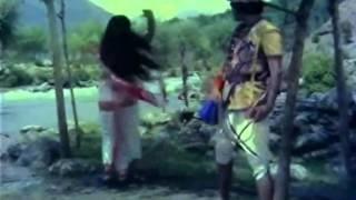 Watch Tamil Classic Song | Amutha Thirumugathil | Sarathbabu, Lata, K.R.Vijaya | Devi Dharisanam Video