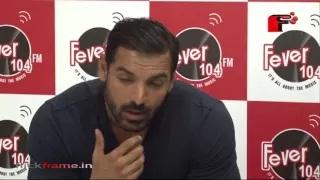 Watch Anil Kapoor and John Abraham visit Fever Fm to promote Welcome Back Video