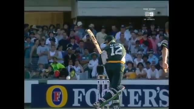 Watch Shahid Afridi's cool reply to Glenn McGrath-smashed in head then 4 4 Video
