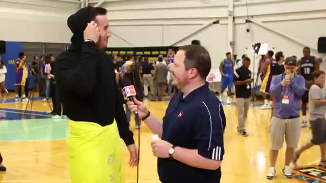 Watch NBA: Karl Anthony-Towns Asks Frank Kaminsky 'What Are Those?' Video