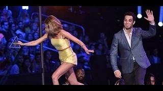 Watch Sarah Hyland Stumbles & Yells F-Word At Teen Choice Awards 2015 Video