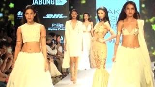 Watch $exy Models Walks the Ramp at Lakme Fashion Week 2015 Video