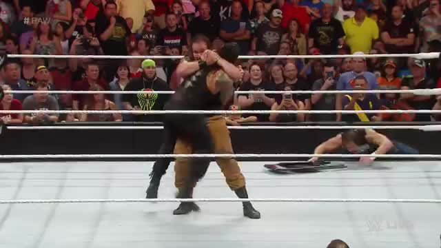 Watch Dean Ambrose vs. Braun Strowman: WWE Raw, Aug. 31, 2015 Video