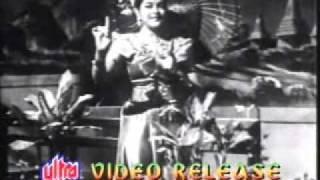 Watch Gore Gore o Baanke Chhore || Samadhi (1950) || Lata Mangeshkar & Ameerbai Karnataki || {Old Is Gold} Video