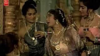 Watch Sansaar se Bhaag Phirte ho Bhagwan ko Tum Kya || Chitralekha(1964) || Lata Mangeshkar || {Old Is Gold} Video