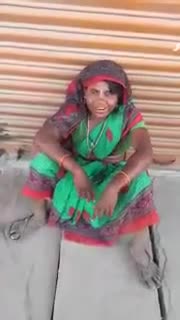 Watch Funny Indian Singer (Funny) - Whatsapp Videos Video