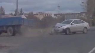 Watch Car Crash & Accident Compilation September 2015 Video