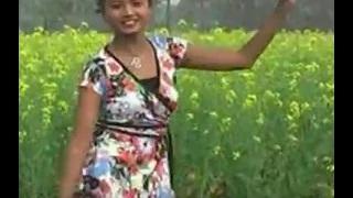 Watch Gore Gore Gaal Wali | New Bhojpuri Hot Song | Triweni Tiwari Video