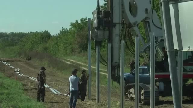 Watch Migrants Arrive at Croatia, Hungary Border Video