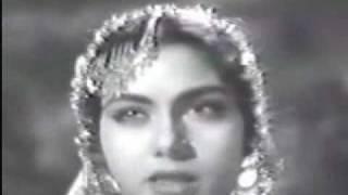 Watch Milti Hai Bheekh Maula Tere Huzoor - Sohni Mahiwal (1958) - Lata Mangeshkar - {Old Is Gold} Video