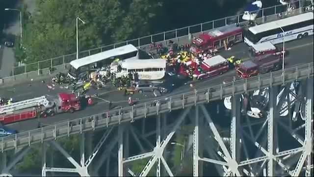 Watch Bus Crashes with Tour Vehicle in Wash. Video