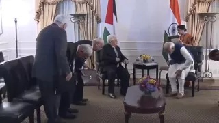 Watch PM Modi meets Palestinian President Mahmoud Abbas Video