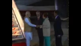 Watch PM Modi lands in New York from San Jose Video