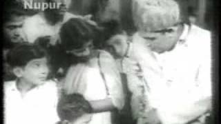 Watch Jaadugar Bangaal Ke - Dushman(1957) - Mohd. Rafi - {Old Is Gold} Video