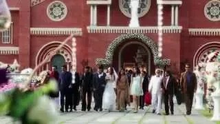 Watch Dilwale Sneak Peek: Kajol, Shah Rukh Khan, Varun Dhawan and Kriti Sanon | A Rohit Shetty Film Video