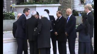 Watch PM pays homage at Gandhi Statue in London Video