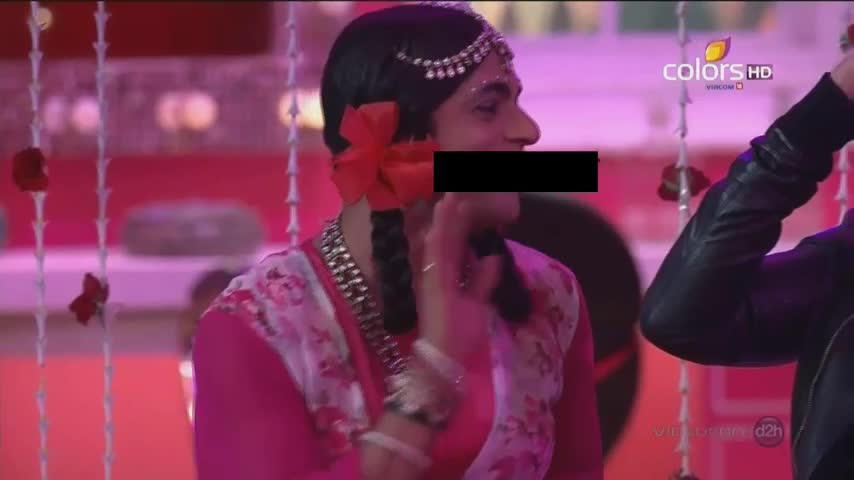 Watch Comedy Nights with Kapil - Ranbir Kapoor & Deepika Padukone promotes Tamasha - 22nd Nov 2015 - Part 4/4 Video