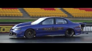 Watch CASTLE HILL PERFORMANCE TURBO V8 COMMODORE SETS A NEW PB 7.33 @ 193 MPH SYDNEY DRAGWAY Video