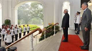 Watch PM Modi at the ceremonial reception in Singapore Video
