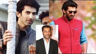 Watch Young Aditya Roy Kapoor | Vscoop Video