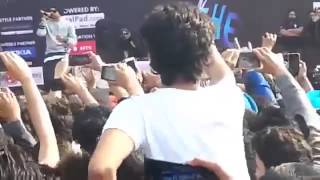 Watch Bohemia The Punjabi Rapper Talking About YO YO Honey Singh At Hansraj College (Rapper KSD) Video
