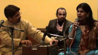 Watch Nishant Akshar and Sarita Live at IHC - Sarita sings Aaiye Meherbaan Video