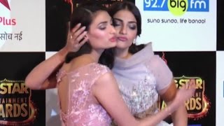 Watch Sonam Kapoor Hot At BIG Star Entertainment Awards 2015 RED CARPET Video