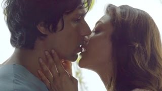 Watch Do Lafzon Ki Kahani - Randeep Hooda Kissing Kajal Agarwal Video