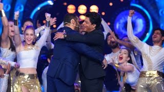 Watch Salman Khan Shahrukh Khan Best Moments At Bigg Boss 9 Video