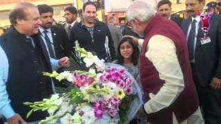 Watch Modi holds one-on-one talks with Sharif in Lahore Video