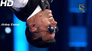 Watch Akshay Kumar is Hanging Around | Funny Moment - Guild Film Awards Video