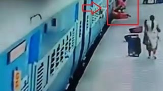 Watch CCTV footage: Woman dies while deboarding train in Mumbai Video