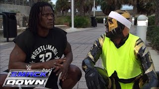 Watch Goldust looks to go for a run with R-Truth: WWE SmackDown, Jan. 28, 2016 Video