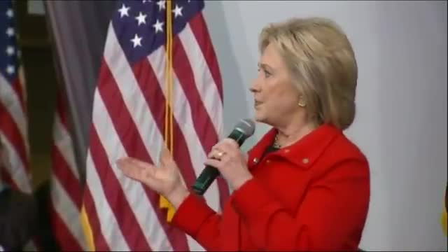 Watch Clinton Talks Gun Laws Alongside Giffords Video