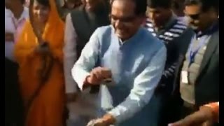 Watch MP CM Shivraj Singh Chouhan shake a leg with tribal dancers Video