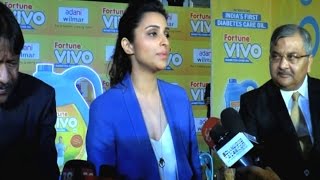 Watch Parineeti Chopra launches Fortune Vivo Diabetes Care oil Video