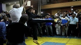 Watch Tiger Shroff Mixed Martial Arts FULL VIDEO Video