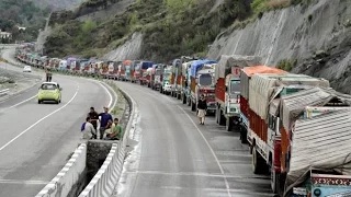 Watch Jammu-Srinagar national highway closed to traffic due to fresh snowfall Video