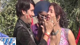 Watch Aawa Rang Di Chikan Samanawa - Holi Me Rangab Main Karkhana | Vijay Lal Yadav | Bhojpuri Holi Song Video