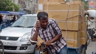 Watch Freedom 251  Call centre accuses Ringing Bells of fraud, company refutes charge Video