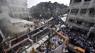 Watch SHOCKING - Kolkata flyover collapse CCTV Realtime Accident Footage Video